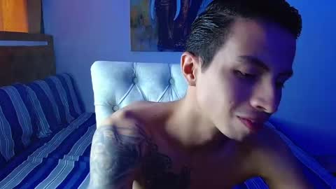 velk_hot1 online show from April 8, 2026, 1:11 pm
