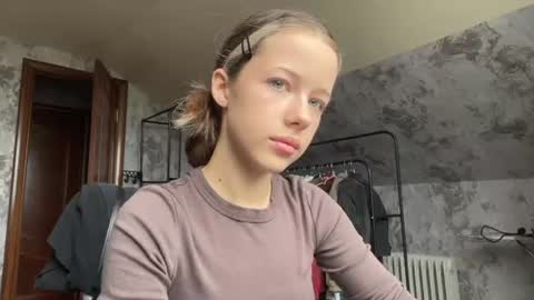 Snapshot of velour_paradise chatting on June 10, 2026, 8:57 am velour_paradise online show from June 10, 2026, 8:57 am