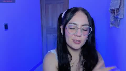 Snapshot of velournyx chatting on April 1, 2026, 3:18 am VELOURNYX online show from April 1, 2026, 3:18 am