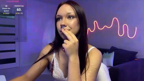 Snapshot of velunie chatting on July 19, 2026, 2:54 pm velunie online show from July 19, 2026, 2:54 pm