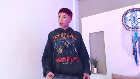 Snapshot of velvet_an chatting on June 22, 2026, 3:25 am An online show from June 22, 2026, 3:25 am
