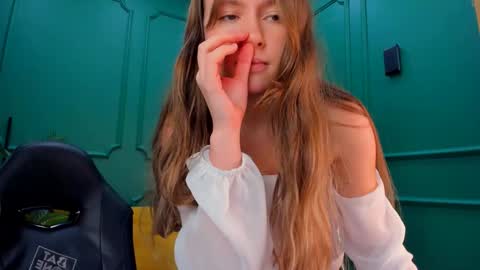 Snapshot of velvet_cherry chatting on December 5, 2024, 6:44 pm velvet_cherry online show from December 5, 2024, 6:44 pm