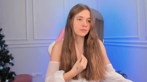 Snapshot of velvet_cherry chatting on December 17, 2024, 4:43 pm velvet_cherry online show from December 17, 2024, 4:43 pm