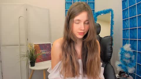 Snapshot of velvet_cherry chatting on December 18, 2024, 1:34 pm velvet_cherry online show from December 18, 2024, 1:34 pm