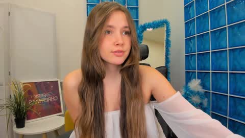 Snapshot of velvet_cherry chatting on December 18, 2024, 4:39 pm velvet_cherry online show from December 18, 2024, 4:39 pm