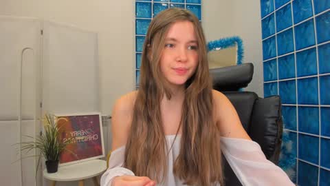 Snapshot of velvet_cherry chatting on December 18, 2024, 7:41 pm velvet_cherry online show from December 18, 2024, 7:41 pm