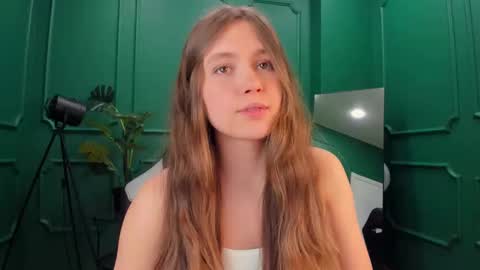 Snapshot of velvet_cherry chatting on February 26, 2025, 2:57 pm velvet_cherry online show from February 26, 2025, 2:57 pm