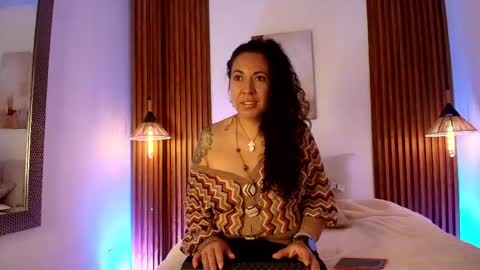Snapshot of velvet_curly chatting on April 24, 2026, 12:18 pm Emma Curly online show from April 24, 2026, 12:18 pm