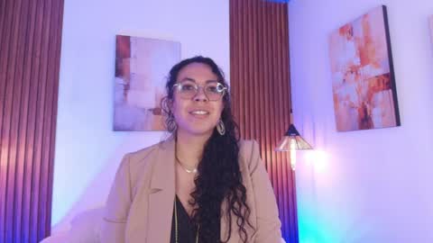 Snapshot of velvet_curly chatting on May 11, 2026, 12:22 pm Emma Curly online show from May 11, 2026, 12:22 pm