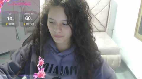 velvet_moon_v online show from February 19, 2026, 7:54 pm