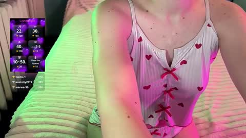 Snapshot of velvet_siren chatting on March 2, 2025, 4:53 pm Violet online show from March 2, 2025, 4:53 pm