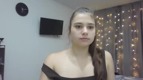 velveted_ivy online show from October 31, 2025, 1:23 pm