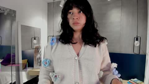 velvettease_ online show from April 6, 2026, 12:39 pm