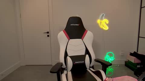 VelvetTGirl online show from February 26, 2026, 11:37 pm