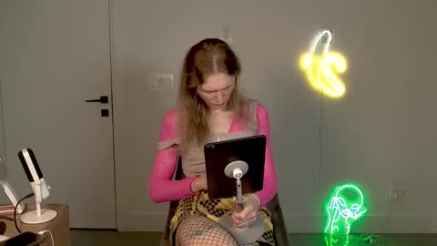 VelvetTGirl online show from March 4, 2026, 6:19 am