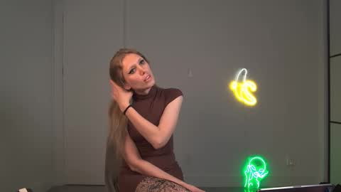 VelvetTGirl online show from March 23, 2026, 3:49 pm