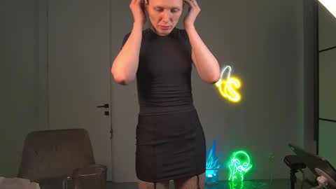 VelvetTGirl online show from April 8, 2026, 7:58 pm