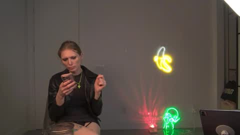 VelvetTGirl online show from April 9, 2026, 6:35 pm