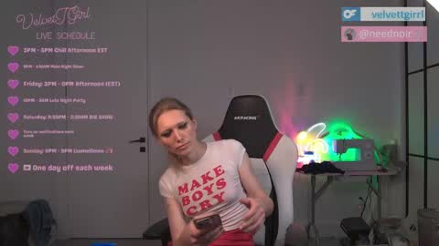 VelvetTGirl online show from April 15, 2026, 6:48 pm