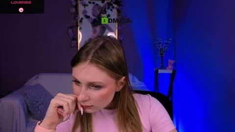Snapshot of venezia_barton chatting on March 19, 2026, 8:35 pm venezia_barton online show from March 19, 2026, 8:35 pm