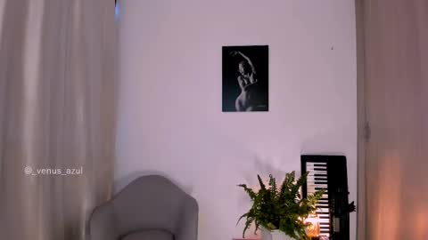 Snapshot of venus_azul chatting on October 16, 2025, 10:22 pm JulietaIndependent Model venus azul online show from October 16, 2025, 10:22 pm