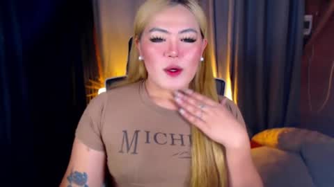 Snapshot of venus_colly chatting on July 13, 2026, 2:25 am I am Colly Your mystery girl online show from July 13, 2026, 2:25 am