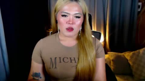 Snapshot of venus_colly chatting on July 17, 2026, 4:45 pm I am Colly Your mystery girl online show from July 17, 2026, 4:45 pm