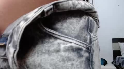 venus_menoza online show from March 4, 2026, 1:50 pm