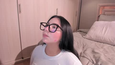 venus_reid online show from June 5, 2026, 6:52 am