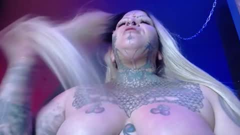 Snapshot of venus_rock chatting on September 19, 2025, 12:23 am Venus Ink online show from September 19, 2025, 12:23 am