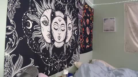 Miss Venus online show from September 12, 2025, 2:17 pm