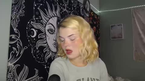 Miss Venus online show from September 27, 2025, 2:05 am