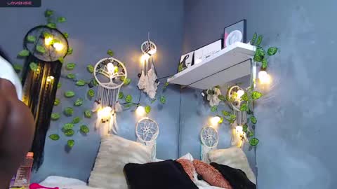 Venus online show from March 8, 2025, 9:18 pm