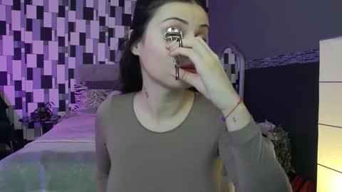 venusinylons online show from December 14, 2025, 1:05 pm