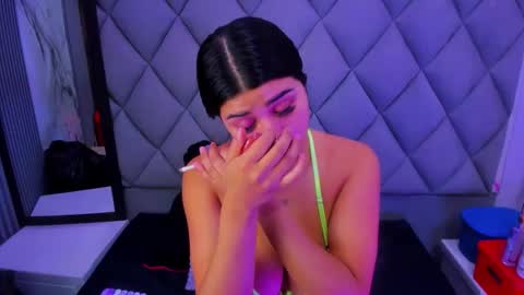 Venusowen  online show from February 10, 2026, 1:37 pm