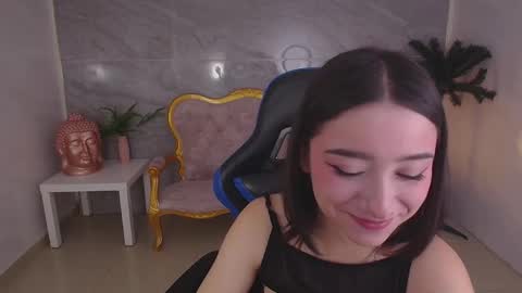 venuss online show from November 25, 2025, 2:06 pm