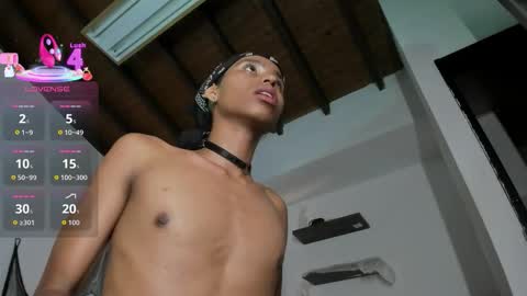 venuss_03 online show from October 26, 2025, 3:51 pm