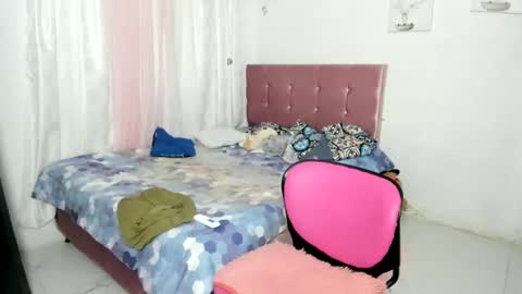 venus online show from November 5, 2025, 1:05 am