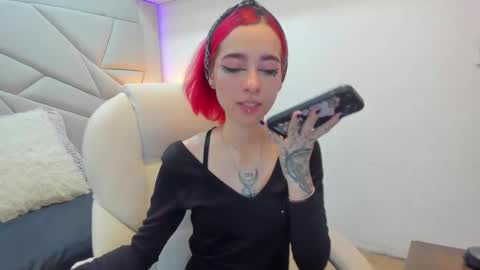 venusxneo online show from September 19, 2025, 8:20 pm