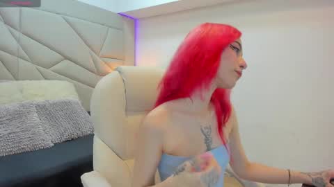 venusxneo online show from October 14, 2025, 8:09 pm