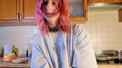 Erica online show from May 15, 2026, 8:05 pm