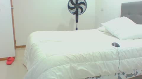 Snapshot of vergagolosa22 chatting on October 23, 2025, 2:11 am vergagolosa22 online show from October 23, 2025, 2:11 am