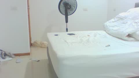 Snapshot of vergagolosa22 chatting on October 28, 2025, 5:33 am vergagolosa22 online show from October 28, 2025, 5:33 am