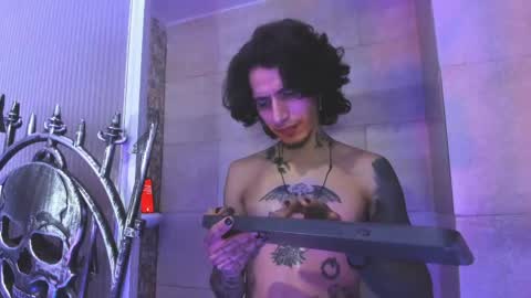 vergil_noir online show from May 10, 2026, 5:23 am