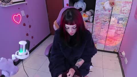     online show from November 20, 2025, 12:22 am