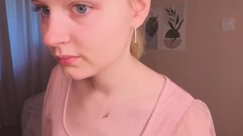 Snapshot of verocat chatting on September 30, 2025, 5:01 am Veronica online show from September 30, 2025, 5:01 am