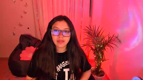 Snapshot of verolake chatting on February 17, 2025, 11:09 pm Verolake online show from February 17, 2025, 11:09 pm