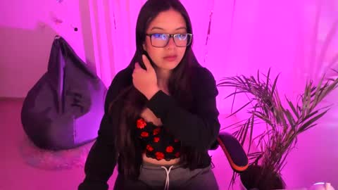 Snapshot of verolake chatting on February 23, 2025, 11:11 am Verolake online show from February 23, 2025, 11:11 am