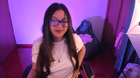 Snapshot of verolake chatting on March 12, 2025, 12:04 pm Verolake online show from March 12, 2025, 12:04 pm