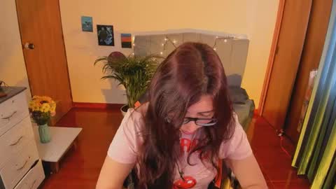 Snapshot of verolake chatting on September 9, 2025, 7:02 pm Verolake online show from September 9, 2025, 7:02 pm